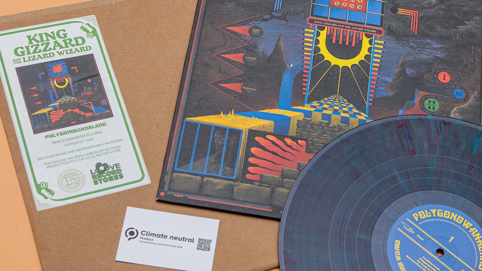 Verpackungen aus recyceltem Karton und Re-Vinyl